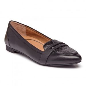 Vionic Women's Savannah Flat Size 7 Black Animal Texture Leather Slip On Loafer